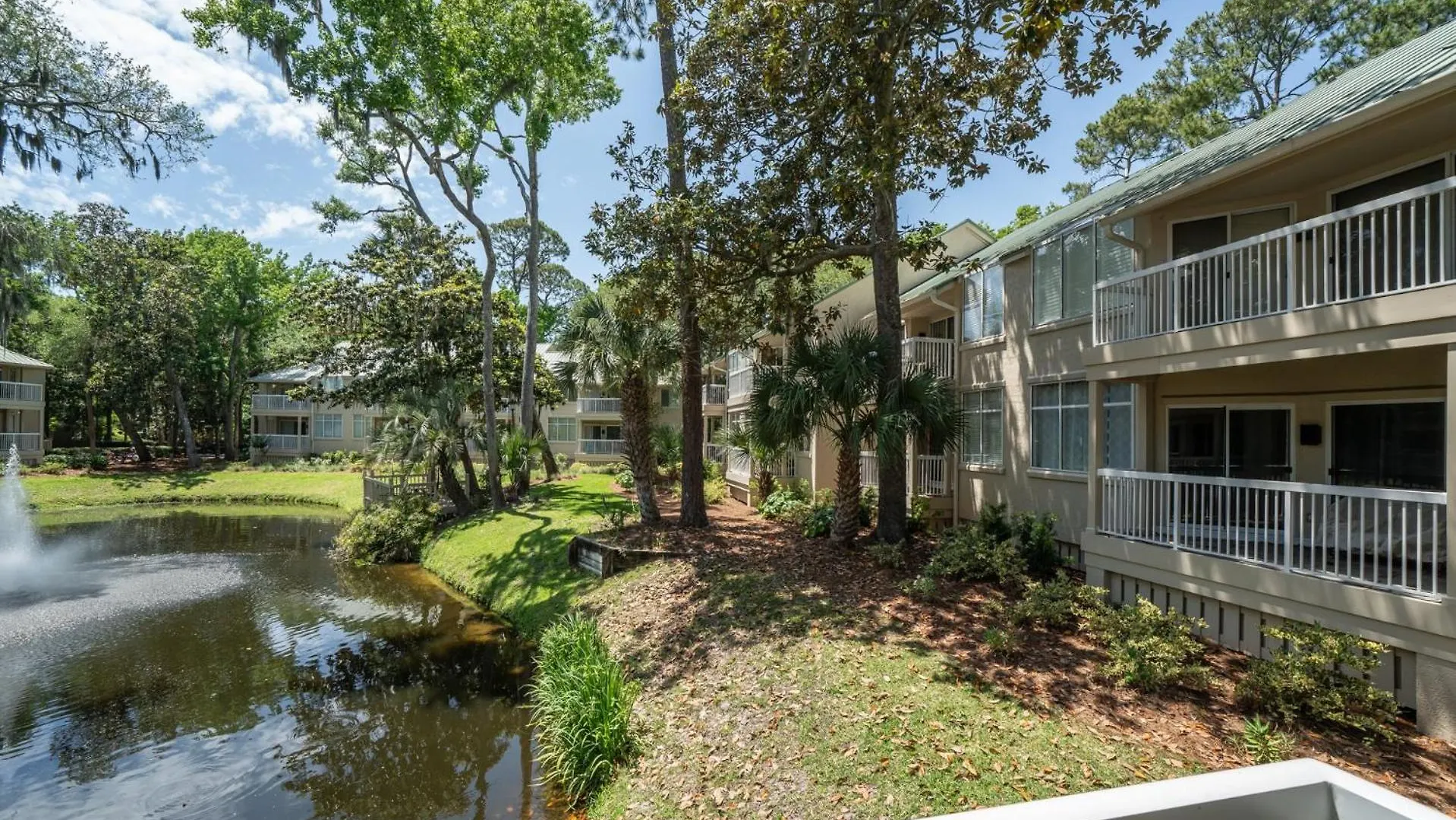 Beach Getaway, Walk To Beach, Deck Hilton Head Island Villa